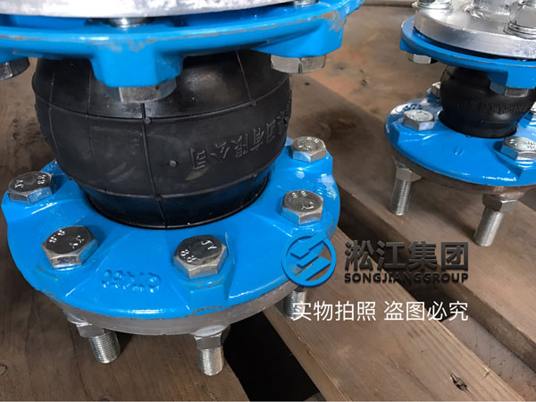 「2018」淞江集团新型橡胶避震喉生产出来后的第一件事就是压力检测